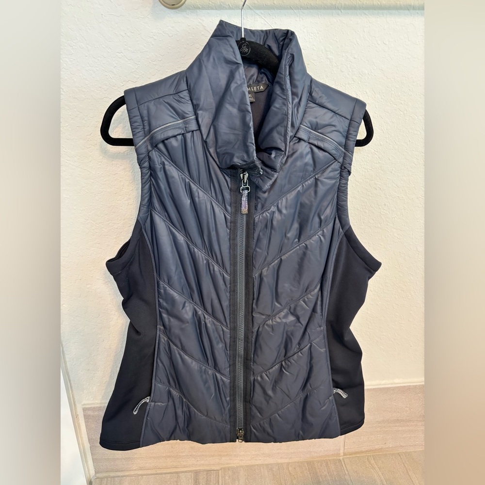 Athleta Rock Ridge PrimaLoft puffer vest